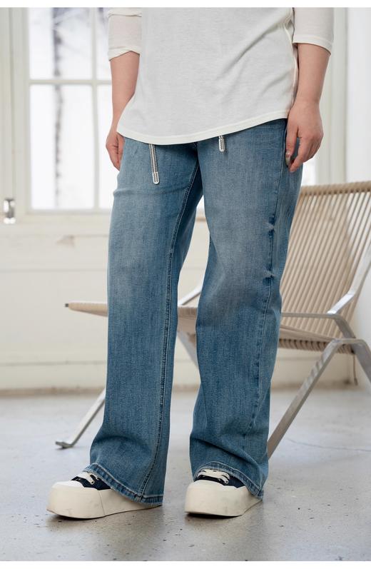 现货，48小时内发货【系带牛仔裤】加肥加大高个子系带牛仔裤，后松紧腰款式，这条裤子的面料也很舒服 90%棉的复古蓝牛仔布，柔软又有质感不像那些硬邦邦的牛仔裤，穿着不舒服还显胖！ 商品图4