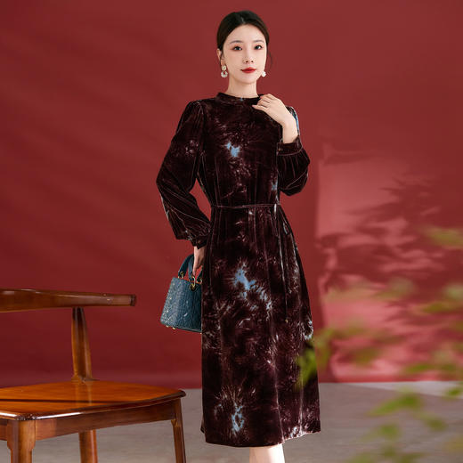 QS秋冬新款真丝丝绒连衣裙气质休闲收腰扎染设计感中长款裙子女1993 商品图2