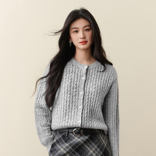 【严选】诗凡黎圆领基础绞花针织开衫2025秋冬新款软糯舒适百搭毛衫外套女7G9433071 商品图3