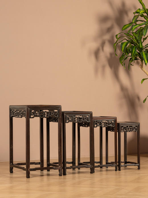 清	红木透雕拐子纹套几（一套四只） 商品图1