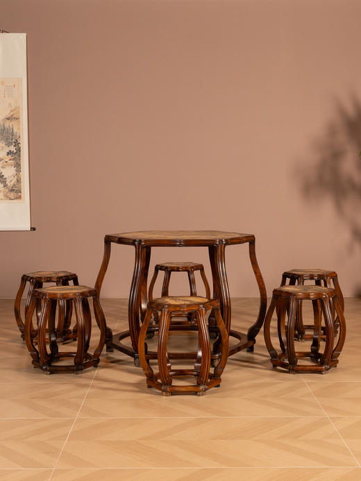 清	红木镶云石葵口六角鼓墩形圆台及凳成套（一桌六凳） 商品图0