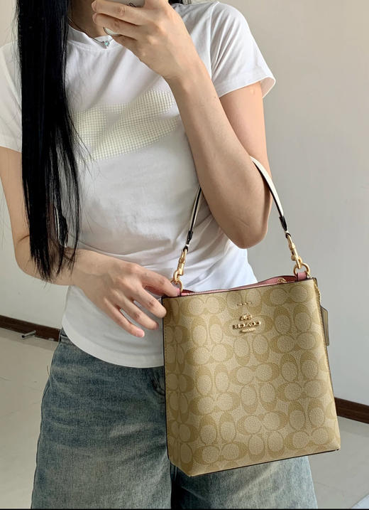 COACH 蔲驰女2025新款 mollie 22 单肩手提斜挎水桶包（SS） 商品图5