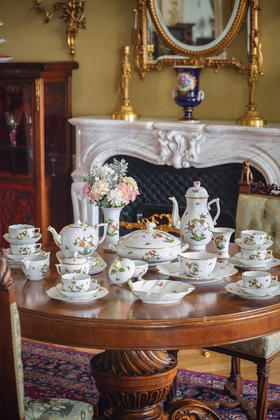 独角鹿西洋古董20世纪下半叶匈牙利赫伦瓷窑出品「罗斯柴尔德之鸟」系列主题手绘描金装饰下午茶瓷器套件