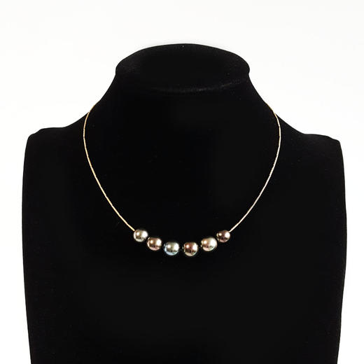 【天然正品】AU750黄金镶天然孔雀绿大溪地近圆约9-10MM海水珍珠项链链长：45.5CM（长度可调节）女士150925TJ25现售价：2680 商品图0