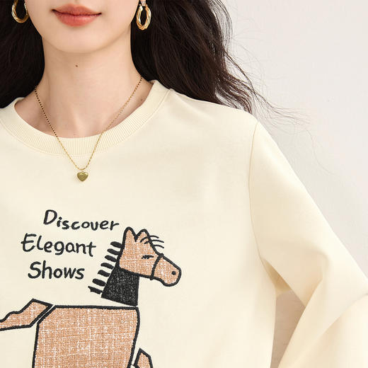 【09/26新品】熙世界美式慵懒chic刺绣卫衣女秋季2025新款个性时尚套头圆领上衣 商品图2