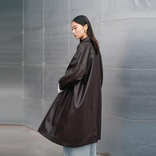 NEELLY纳俪商场同款秋冬新款经典时髦长风衣女复古翻领廓形外套N25091F01145 商品图1