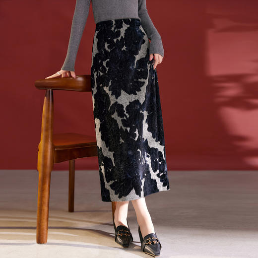 QS扎染印花半身裙女秋冬新款时尚包臀中长裙日常个性穿搭2311 商品图1
