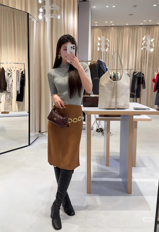 923-3 独家圆正 miu超弹力绢丝修身打底中袖衫 167/135穿40宽松合适 商品图5