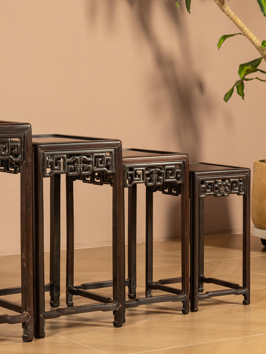 清	红木透雕拐子纹套几（一套四只） 商品图2