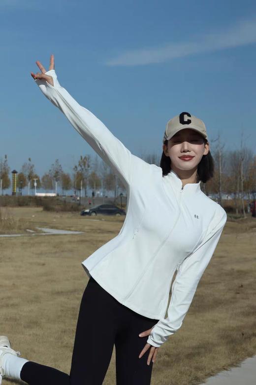 点此购买 可隆春秋季女士针织立领户外运动徒步登山拉绒弹力外套 qk 330946 商品图10