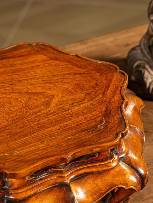 清	黄花梨束腰三弯腿海棠带托泥六角葵口器座 商品图4