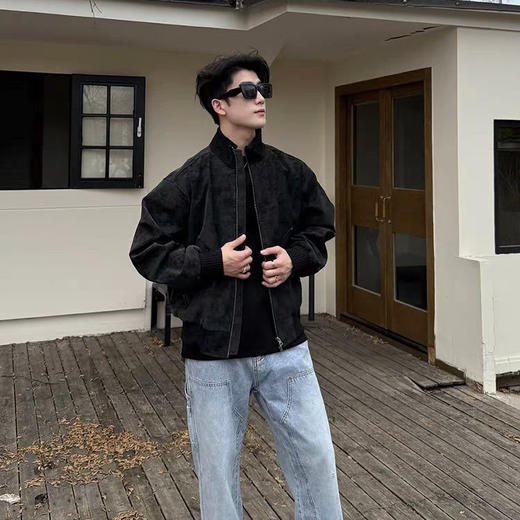 ✨【限时秒杀】☀️美式机车风情侣超纤防污外套26183款‼️立领设计+复古麂皮绒🥳，潮感痞帅，秒变利落型男，高级慵懒感拿捏～ ✔️免洗环保超纤皮革，💥兼具舒适性，很软，很轻，不会过分厚重 商品图0