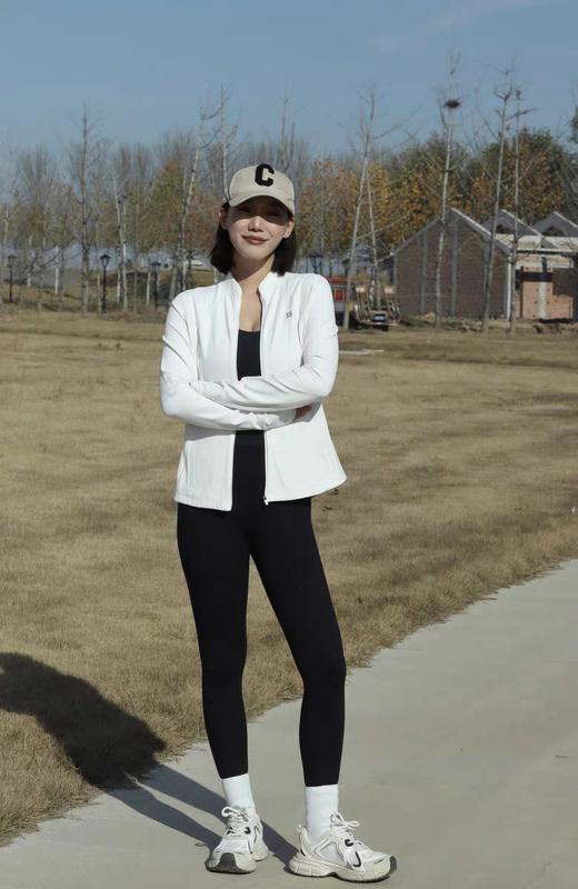 点此购买 可隆春秋季女士针织立领户外运动徒步登山拉绒弹力外套 qk 330946 商品图7