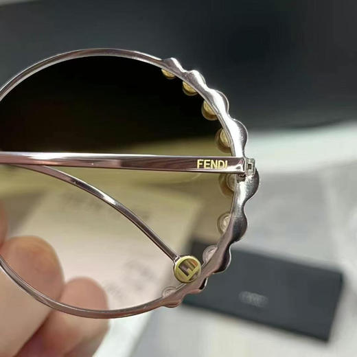亏本清仓💥｜Fendi珍珠墨镜 不退换 商品图2