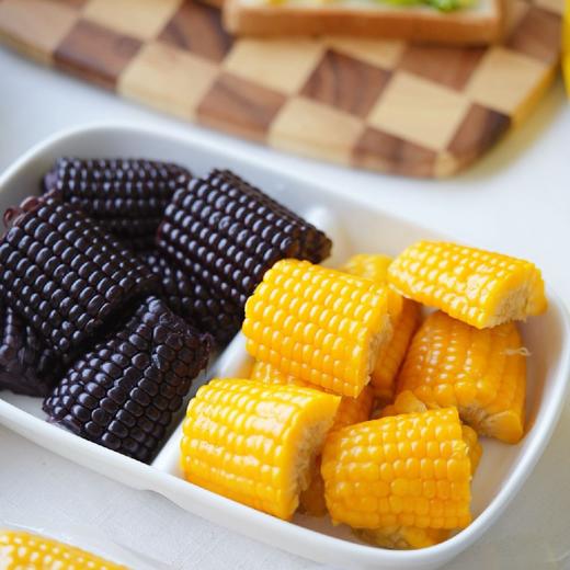 石家庄优选仓库速达，黑金时刻&黄金/黑金玉米礼盒，个头均匀、颗粒饱满、玉米香气浓郁，220克*8穗礼盒装 商品图0