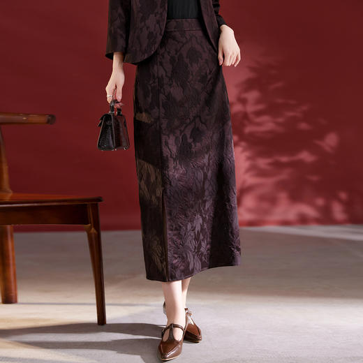QS丝毛提花时尚半身裙女2025秋季新品国风复古开叉包臀中长裙1891 商品图2