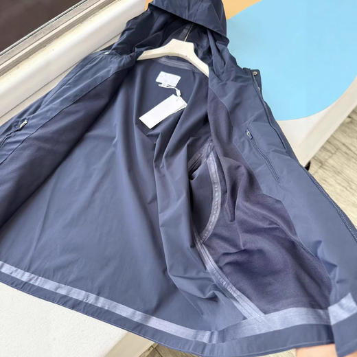 2025春秋季时尚简约压胶防水连帽休闲拉链夹克外套！ 商品图3
