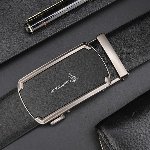 美都袋鼠（MDKANGROO）时尚男士皮带商务腰带情人节纯牛皮实用精致MD310AM204-DA-M2 黑色 带身125cm 商品图3