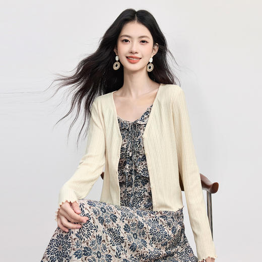 【09/26新品】熙世界肌理感V领针织开衫女法式温柔气质防晒小衫配裙子度假穿搭 商品图3