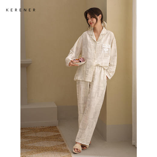 可人儿春秋季带胸垫泡泡绵女士长袖长裤睡衣可外出小众家居服套装 商品图1