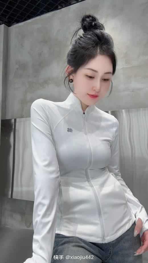 点此购买 可隆春秋季女士针织立领户外运动徒步登山拉绒弹力外套 qk 330946 商品图8