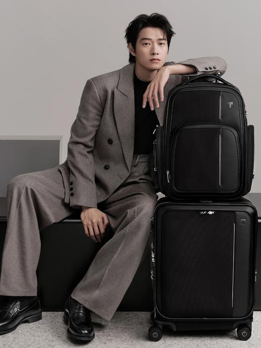 TUMI 双肩包男  025503050D4-F 黑色
.【刻字后发出的商品，不支持退换货服务】 商品图3