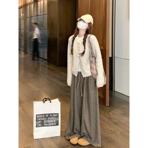 <曾小咸推荐>2.3现货秒杀 ！微信超特价！韩系牛角扣毛衣开衫 日常169.99 立减80 秒杀89.99！！休闲裤 秒杀79.99！！ 商品图2