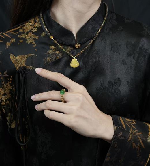 【会员专享】贵人指碧玉沉香戒指 商品图1