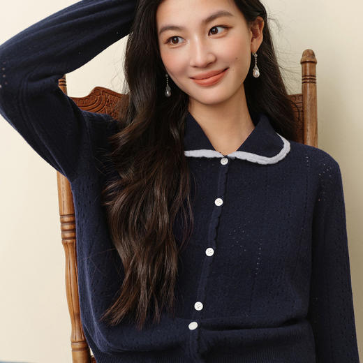 【严选】诗凡黎全羊毛花边娃娃领针织开衫2025冬新款镂空软糯显瘦长袖上衣7G9333111 商品图4