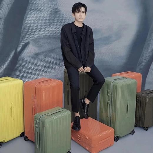 自留推荐  轻便好用  PC行李箱 登机箱/28寸/33寸运动版  万向轮 拉杆箱  德邦到付 商品图1