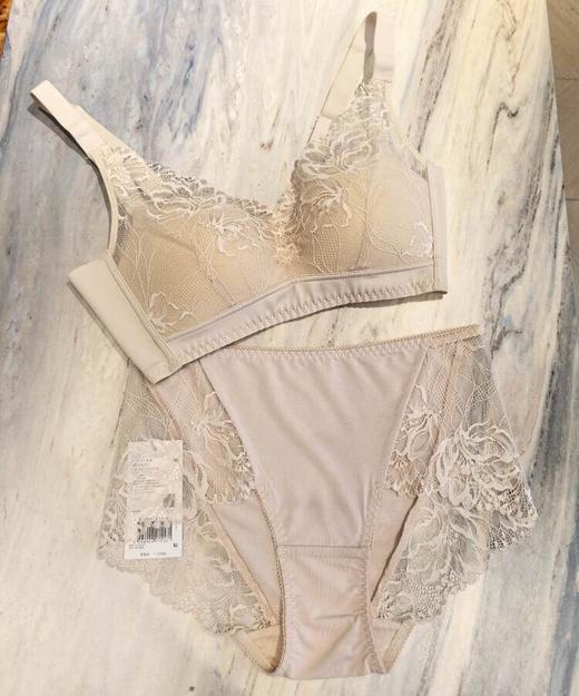 （文胸小裤颜色略有差异哦）SCHIESSER德国舒雅侧收副乳中厚款透气聚拢软支撑无钢圈文胸套装21/24610B/21/24611S 商品图8