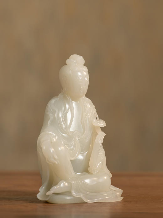 于泾大师作品和田玉雕如意自在观音像 商品图1