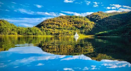 【雅安石棉茨格达海·浮云海子温泉度假酒店】
🌊打卡川西治愈秘境，享早餐、温泉、划船…邂逅贡嘎日照金山🌞 商品图6