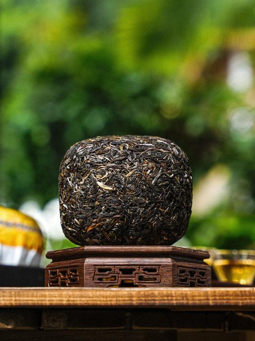 【仅余二十几团】【御贡龙团】2022年春茶古寨春普洱茶区的独有茶山，尾货秒杀！！纯分享！500克/团，王天老师亲制 商品图2
