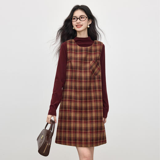 【09/26新品】熙世界红格纹背心裙套装女秋冬复古磨毛半高领打底衫连衣裙两件套 商品图4