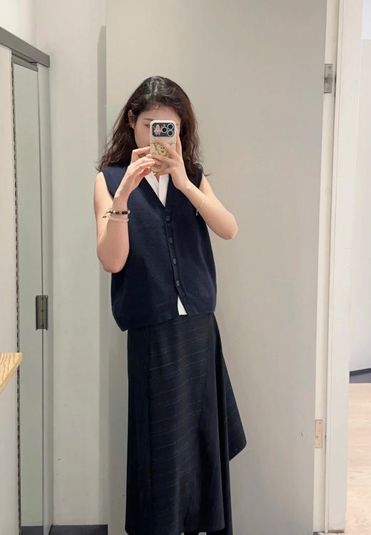 923-7  圆正尾货 cos重磅厚实 羊毛羊绒混纺 女士针织背心 高质感 高智感 商品图3