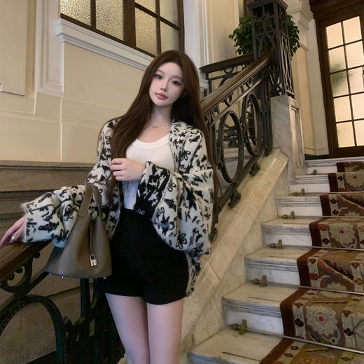 张林超LIN BOUTIQUE Oversais宽松落肩袖显瘦显腿长花色短外套女 商品图1