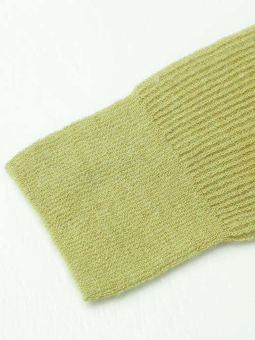 牛油果绿针织衫女春秋薄款 低圆领短款长袖上衣 宽松显瘦打底衫 商品图3