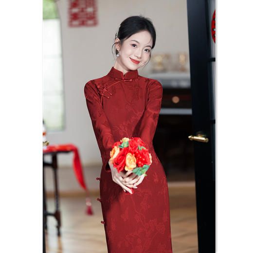 SYK23030红色旗袍礼服2025秋季新款复古国风喜婆婆妈妈婚宴长袖旗袍连衣裙 商品图2