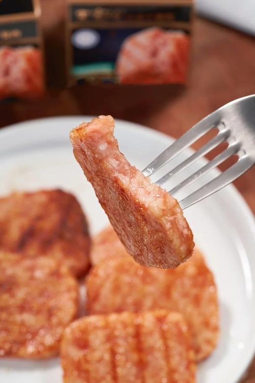 下单送1片52g低温午餐肉，王家渡午餐肉 新鲜日期  一次吃过瘾米其林星级工艺 低温慢煮3小时 淀粉<3%香扑鼻基地直邮 商品图3