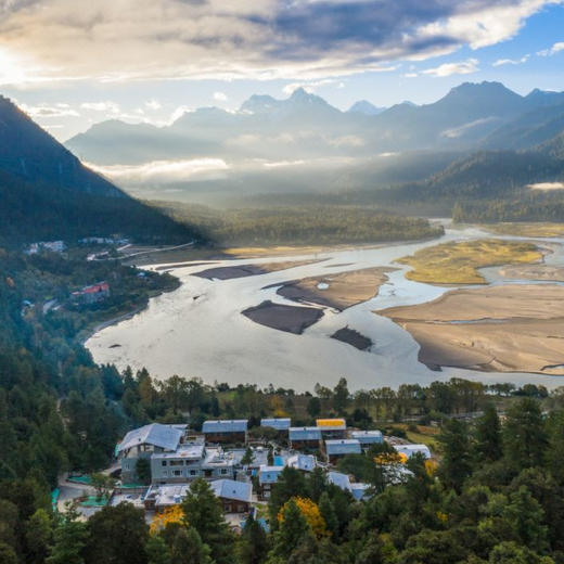 3天2晚【松赞香格里拉/亚丁/茨中/梅里/石月亮/丙中洛/拉萨/巴松措】含每日早餐、店内下午茶等，入住香格里拉林卡还赠接送机、松赞林寺门票等~ 商品图2