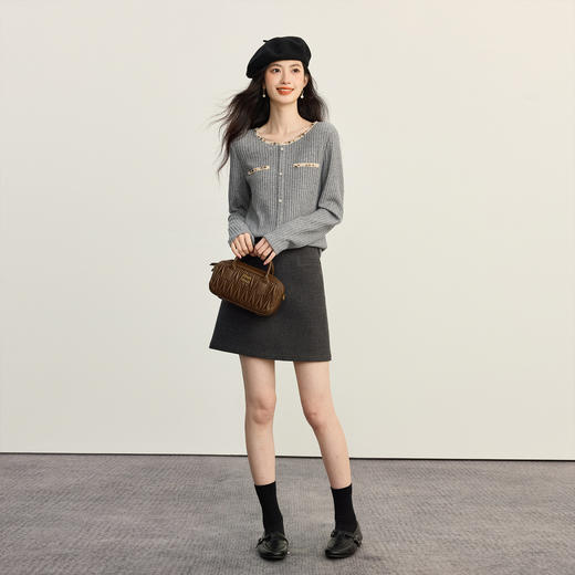 【09/26新品】熙世界银丝小香风T恤女长袖2025秋季新款优雅织带圆领肌理感上衣 商品图1