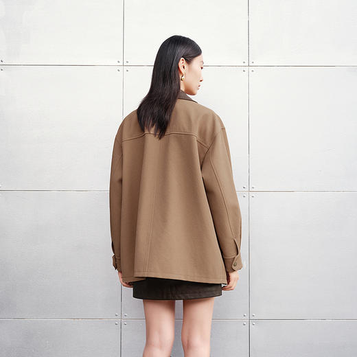 NEELLY纳俪商场同款秋新款复古质感工装廓形外套女气质皮革感上衣N25091C01142 商品图1