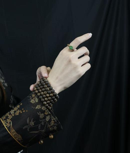 【会员专享】贵人指碧玉沉香戒指 商品图2