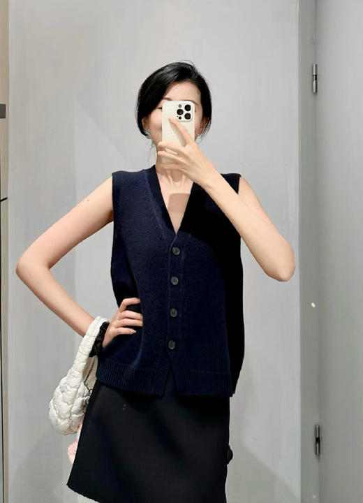 923-7  圆正尾货 cos重磅厚实 羊毛羊绒混纺 女士针织背心 高质感 高智感 商品图2