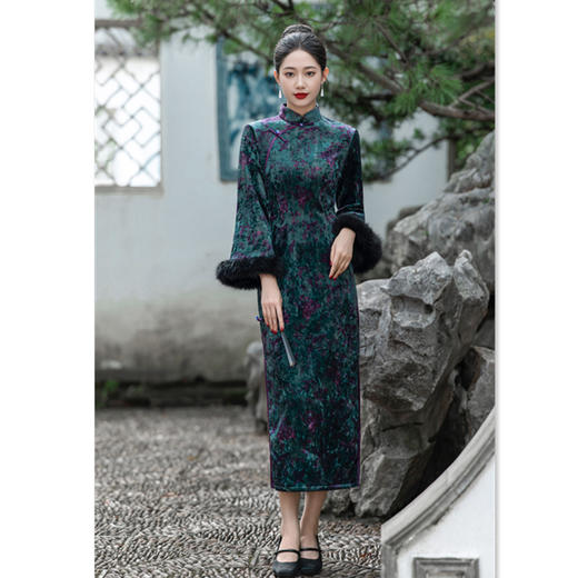 SKY 361815复古国风金钻绒长款加绒倒大袖旗袍 商品图1