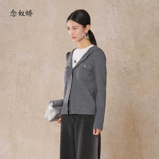 【商场同款】CNR5917 “ MIU系学院开衫 ” 减龄学院风，罗纹针法显瘦藏肉 超细羊毛纱线软糯舒适 商品图2