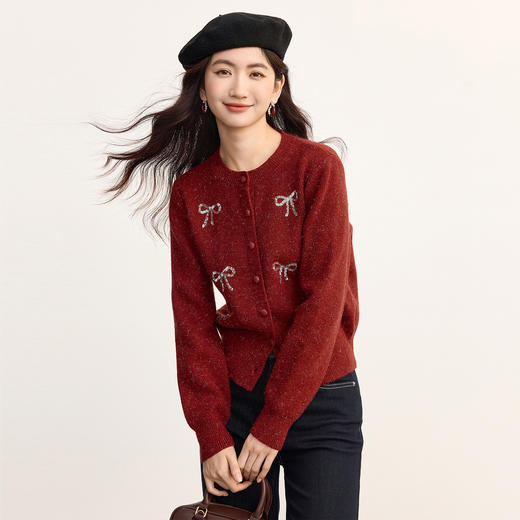 【周四狂欢价】熙世界珠片绣蝴蝶结毛衣开衫女秋冬气质红色圆领银丝北极绒针织衫 商品图4