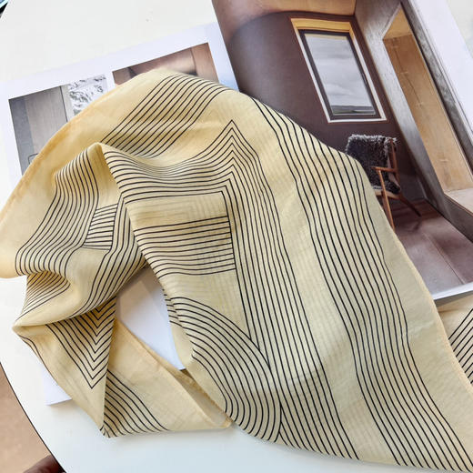 2509403   “奶油小方” 气质 方形丝巾 商品图1