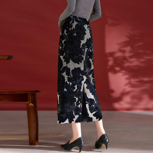QS扎染印花半身裙女秋冬新款时尚包臀中长裙日常个性穿搭2311 商品图3